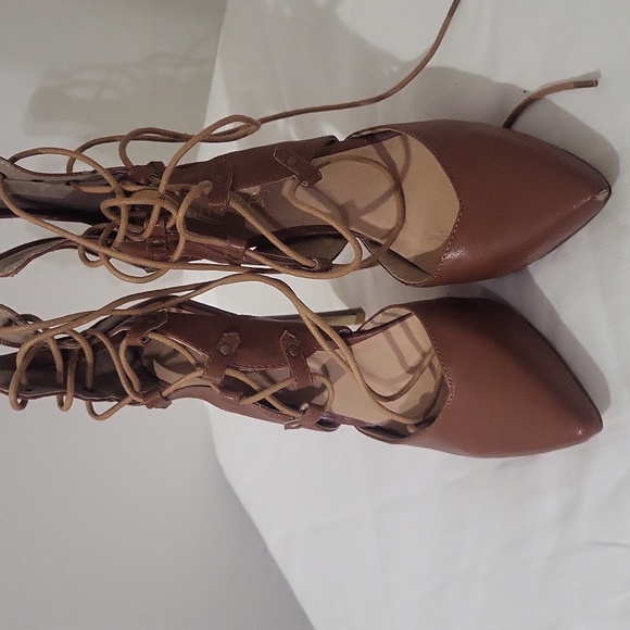 Heels - Picture 3 of 4